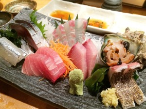 「魚真」の刺身7点盛り合わせ