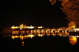 プラハの夜景（プラハ城とカレル橋）2007年4月撮影