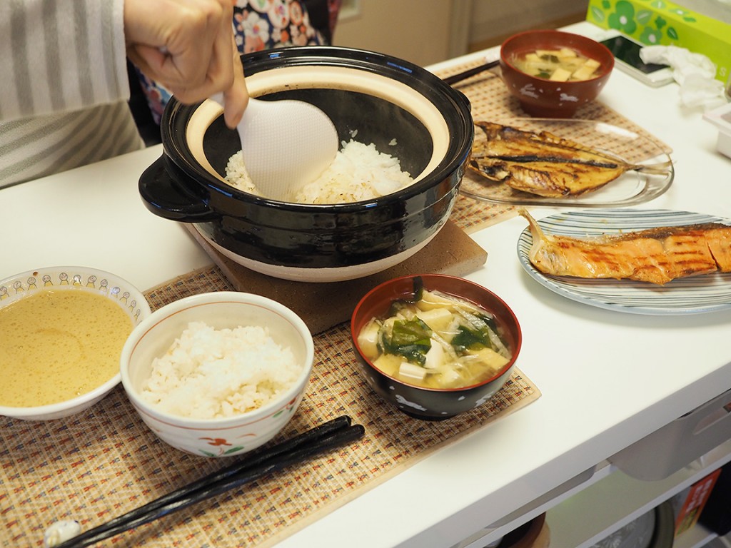 長谷園の土鍋と朝食